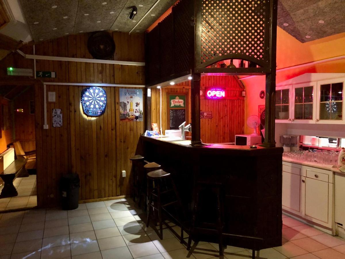 Whole Basemenet Former Pub4 Stag Do/Hen Party Budapest Exterior photo